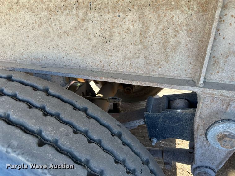 image for item EB2729 1988 CMC FTS25 end dump trailer