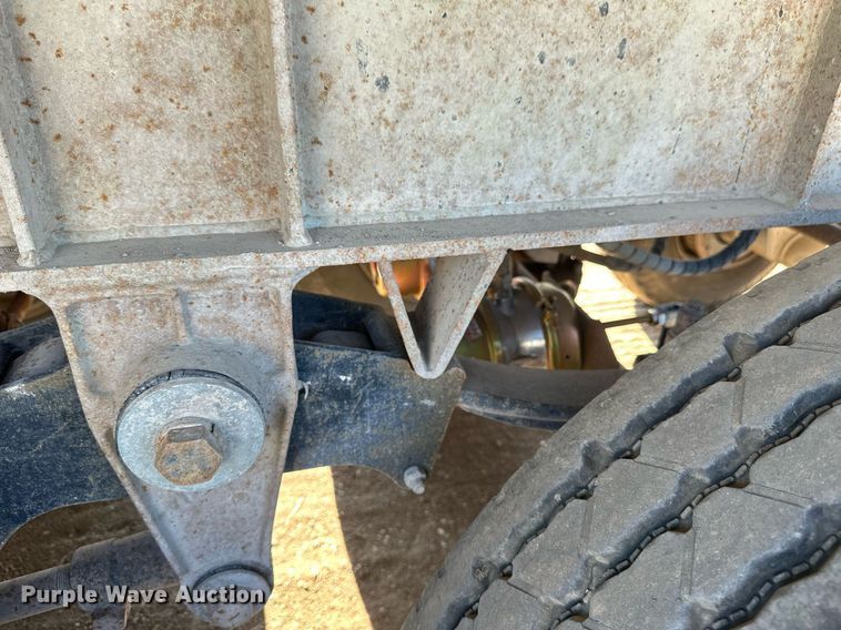 image for item EB2729 1988 CMC FTS25 end dump trailer