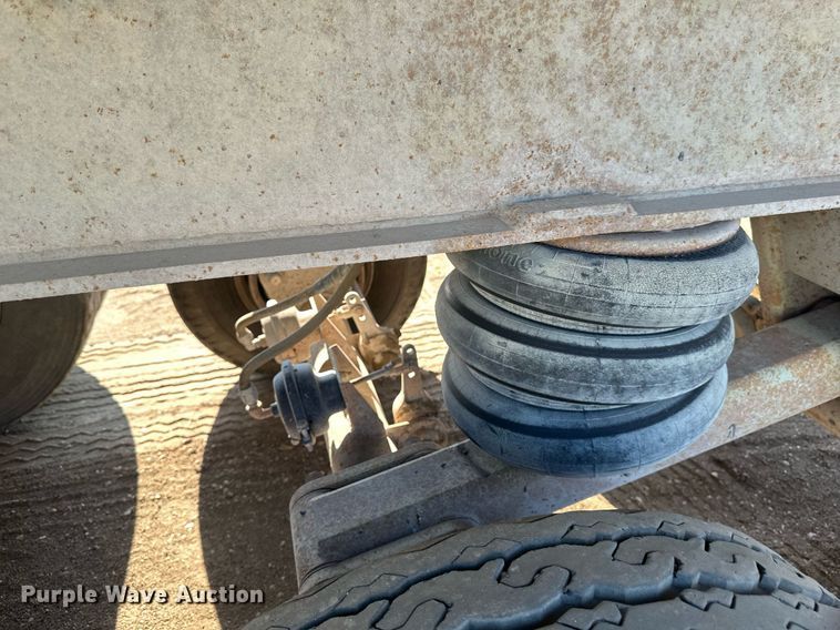 image for item EB2729 1988 CMC FTS25 end dump trailer