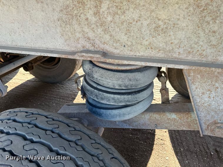 image for item EB2729 1988 CMC FTS25 end dump trailer