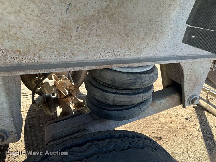 image for item EB2729 1988 CMC FTS25 end dump trailer