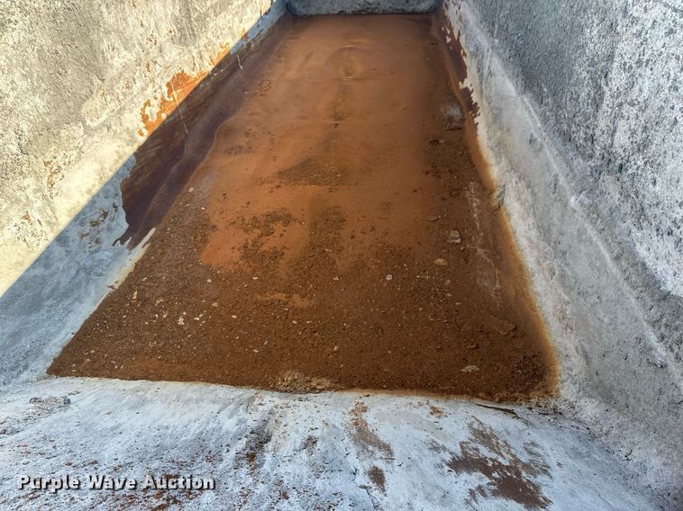 image for item EB2729 1988 CMC FTS25 end dump trailer