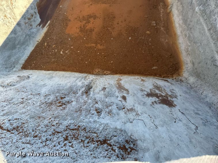 image for item EB2729 1988 CMC FTS25 end dump trailer