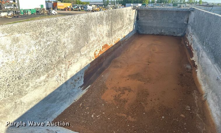 image for item EB2729 1988 CMC FTS25 end dump trailer