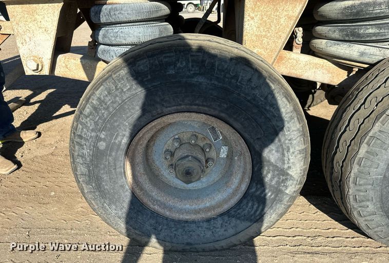 image for item EB2729 1988 CMC FTS25 end dump trailer