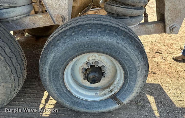 image for item EB2729 1988 CMC FTS25 end dump trailer