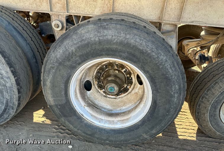 image for item EB2729 1988 CMC FTS25 end dump trailer