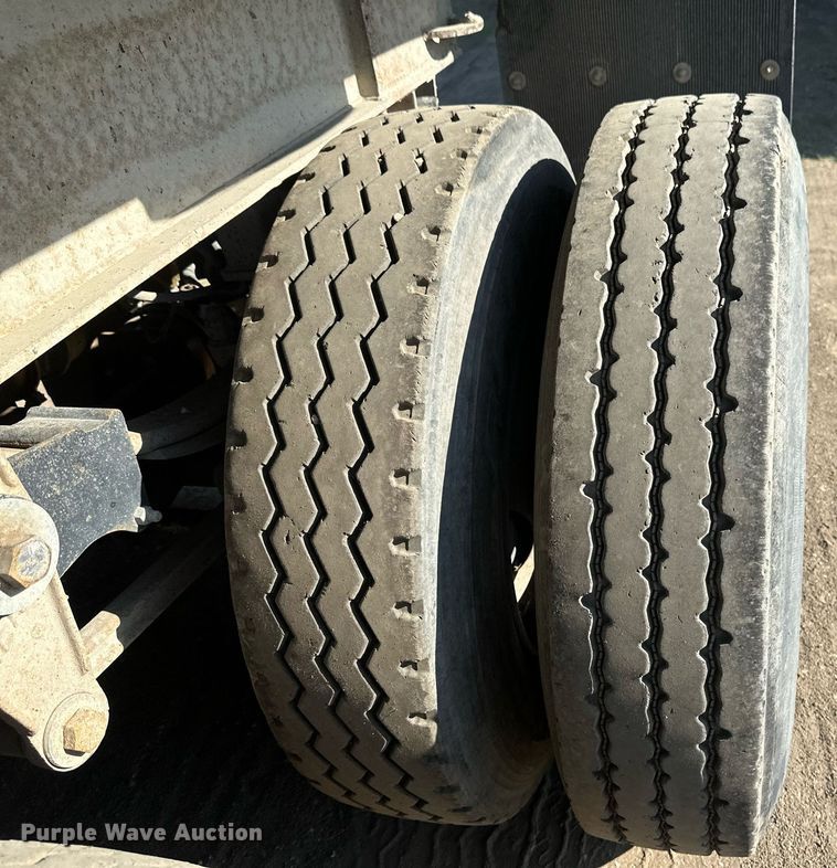 image for item EB2729 1988 CMC FTS25 end dump trailer