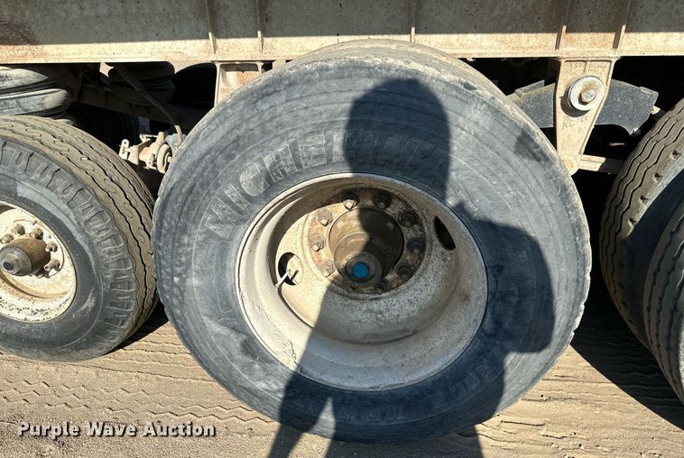 image for item EB2729 1988 CMC FTS25 end dump trailer