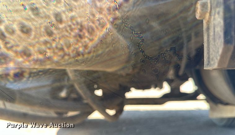 image for item EB2730 1999 Volvo VN semi truck