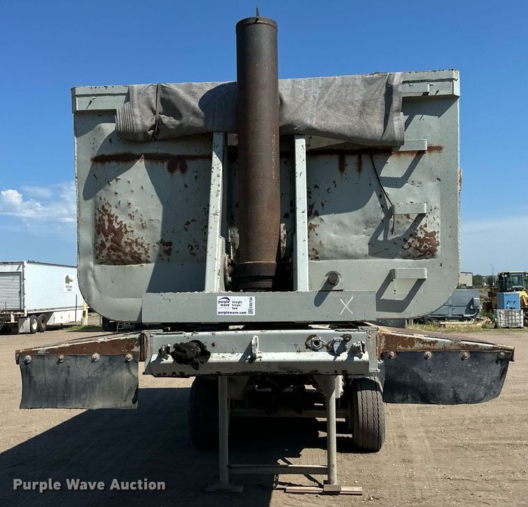 image for item EB2739 1988 CMC FTS25 end dump trailer