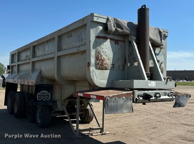 image for item EB2739 1988 CMC FTS25 end dump trailer