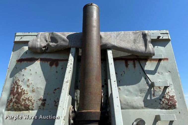 image for item EB2739 1988 CMC FTS25 end dump trailer