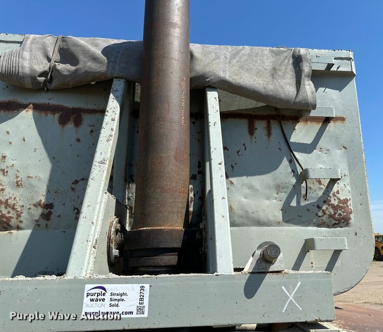 image for item EB2739 1988 CMC FTS25 end dump trailer