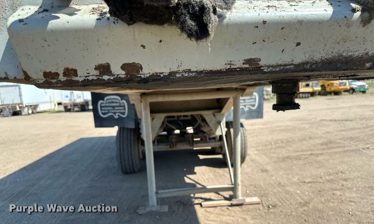 image for item EB2739 1988 CMC FTS25 end dump trailer