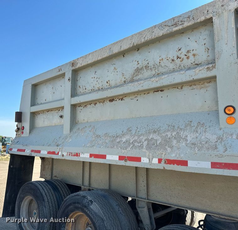 image for item EB2739 1988 CMC FTS25 end dump trailer