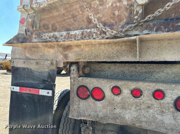 image for item EB2739 1988 CMC FTS25 end dump trailer