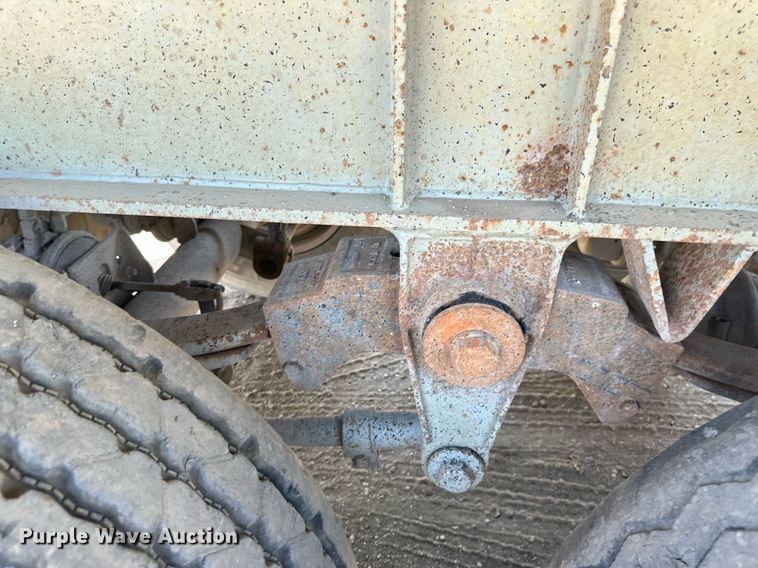 image for item EB2739 1988 CMC FTS25 end dump trailer