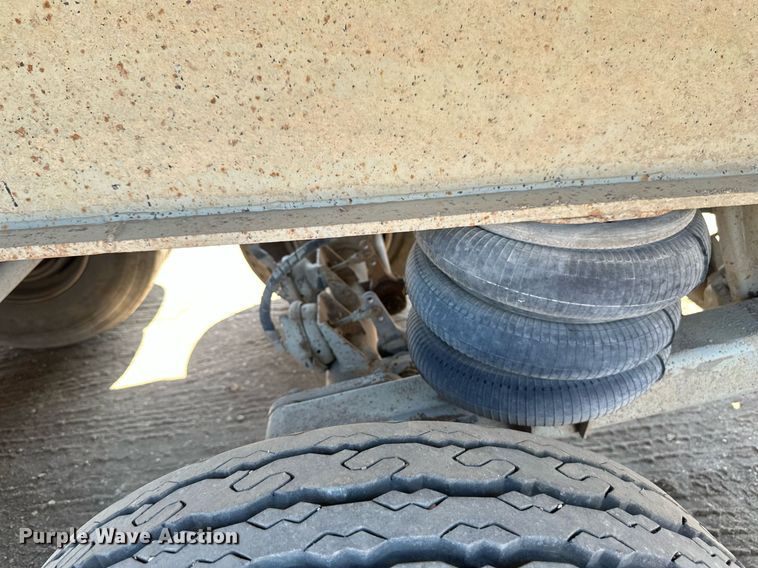 image for item EB2739 1988 CMC FTS25 end dump trailer