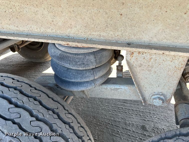 image for item EB2739 1988 CMC FTS25 end dump trailer