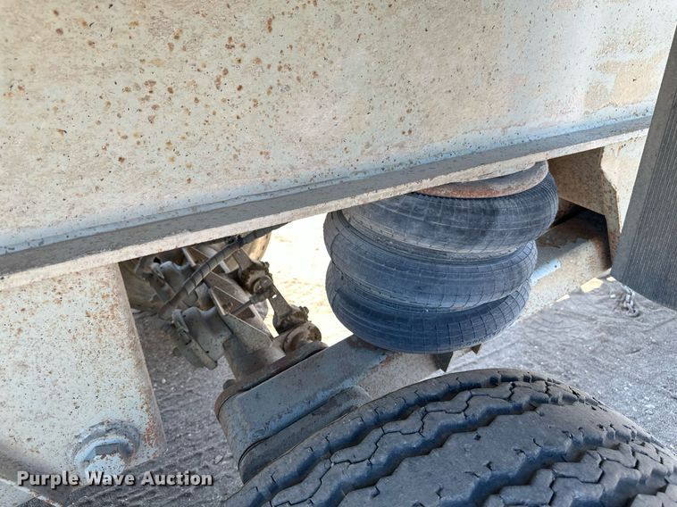 image for item EB2739 1988 CMC FTS25 end dump trailer