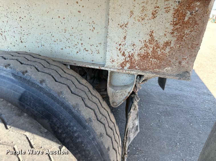 image for item EB2739 1988 CMC FTS25 end dump trailer