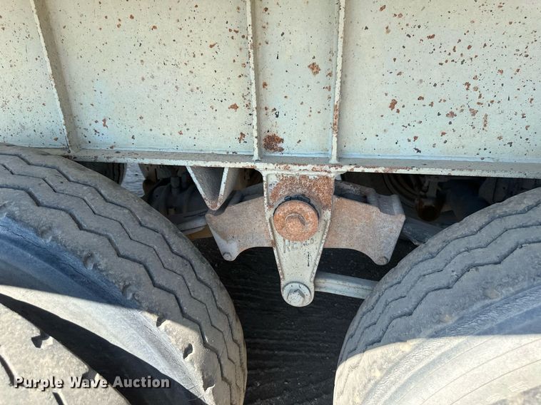 image for item EB2739 1988 CMC FTS25 end dump trailer