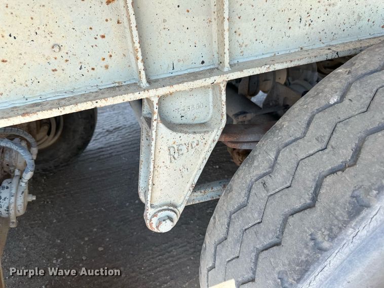 image for item EB2739 1988 CMC FTS25 end dump trailer