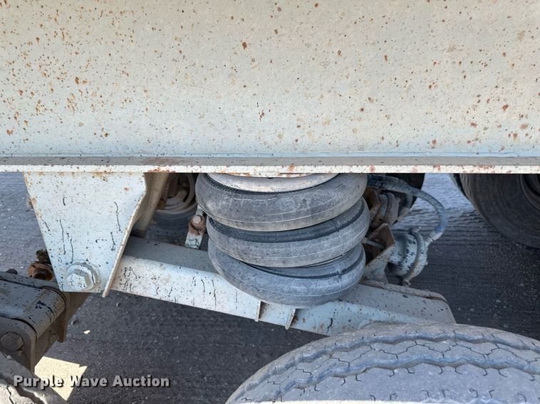 image for item EB2739 1988 CMC FTS25 end dump trailer