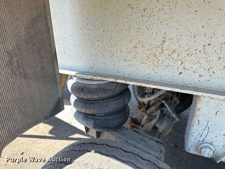 image for item EB2739 1988 CMC FTS25 end dump trailer