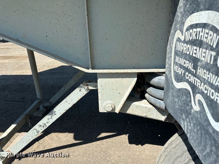 image for item EB2739 1988 CMC FTS25 end dump trailer