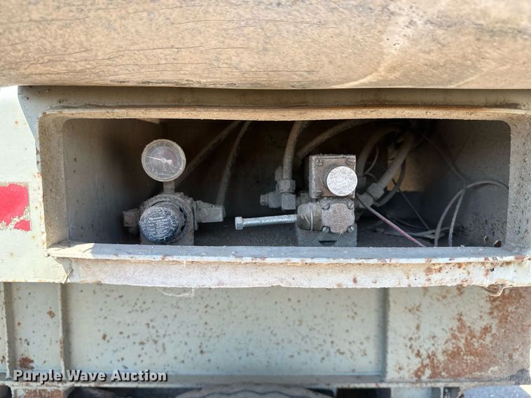 image for item EB2739 1988 CMC FTS25 end dump trailer