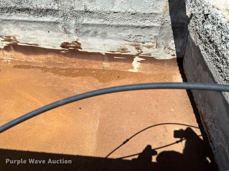 image for item EB2739 1988 CMC FTS25 end dump trailer