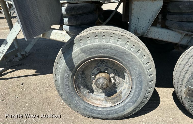 image for item EB2739 1988 CMC FTS25 end dump trailer