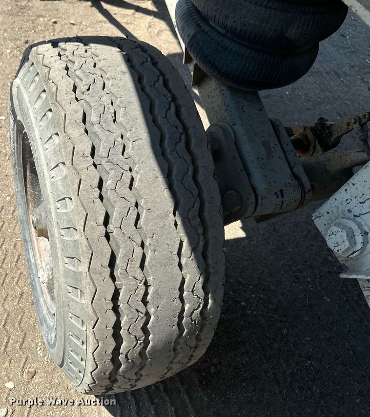 image for item EB2739 1988 CMC FTS25 end dump trailer