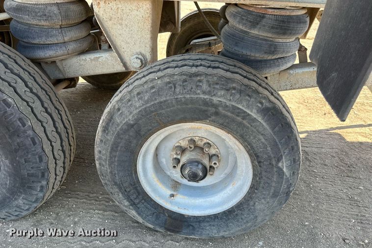 image for item EB2739 1988 CMC FTS25 end dump trailer