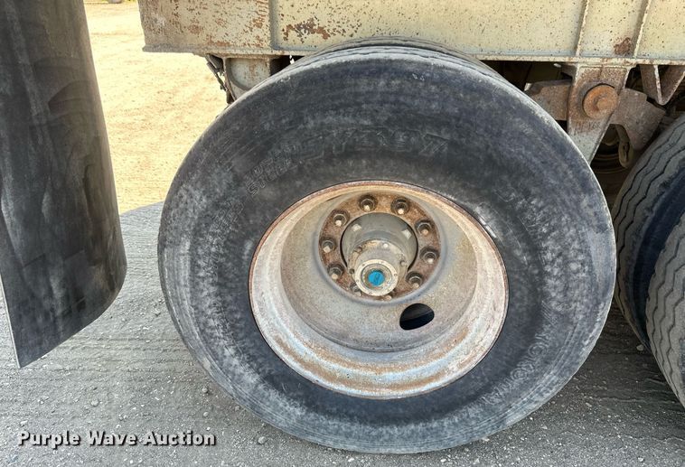 image for item EB2739 1988 CMC FTS25 end dump trailer