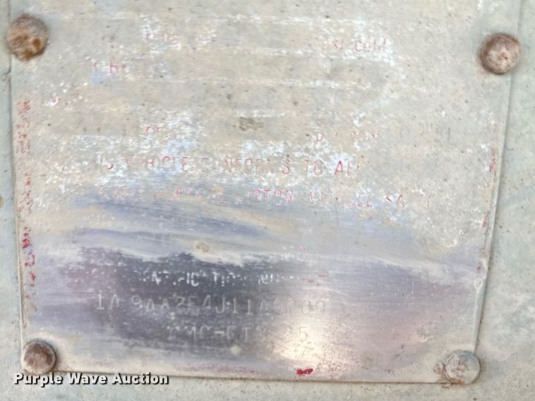 image for item EB2739 1988 CMC FTS25 end dump trailer