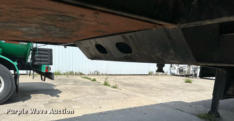 image for item EB2761 2012 Doonan 532DBEIECDKH drop deck equipment trailer