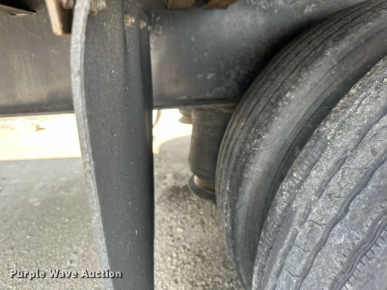 image for item EB2761 2012 Doonan 532DBEIECDKH drop deck equipment trailer