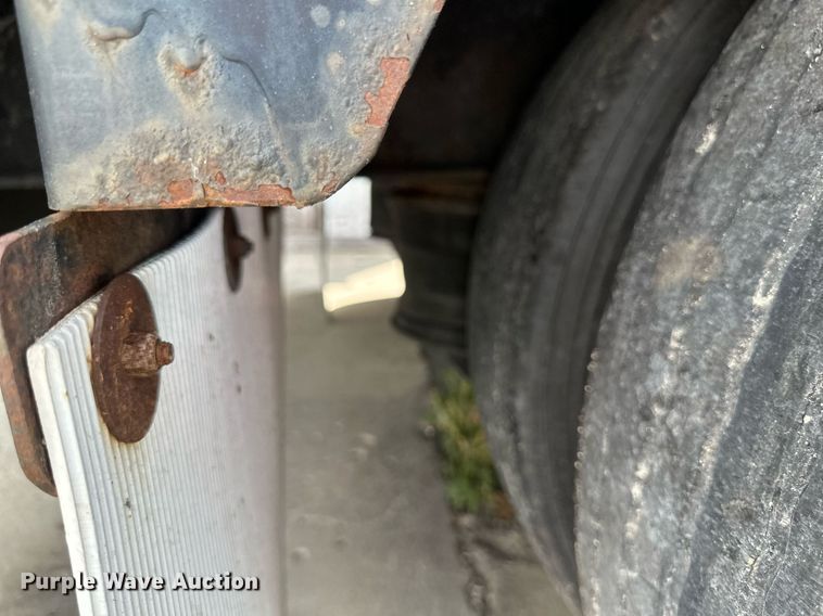 image for item EB2761 2012 Doonan 532DBEIECDKH drop deck equipment trailer