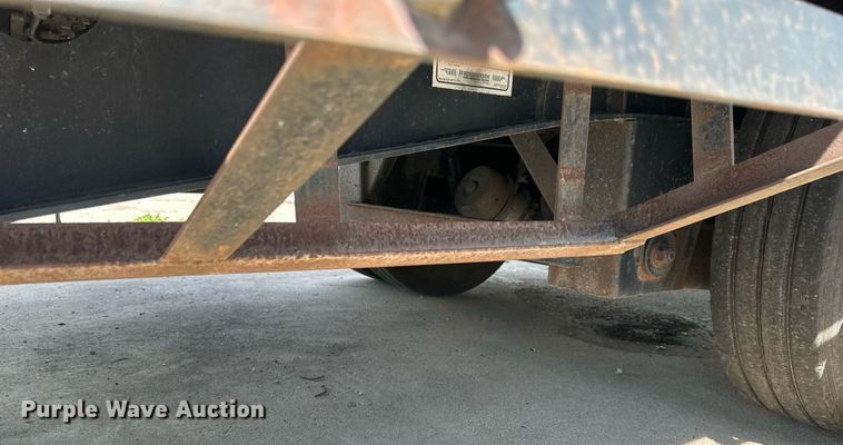 image for item EB2761 2012 Doonan 532DBEIECDKH drop deck equipment trailer