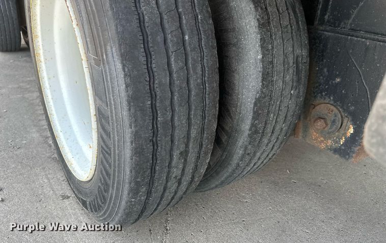 image for item EB2761 2012 Doonan 532DBEIECDKH drop deck equipment trailer