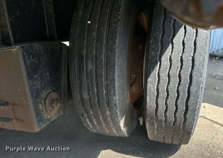 image for item EB2761 2012 Doonan 532DBEIECDKH drop deck equipment trailer