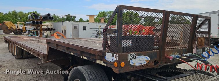 image for item EB8088 1997 Ledwell HT49102HT drop deck hydraulic tail equipment trailer