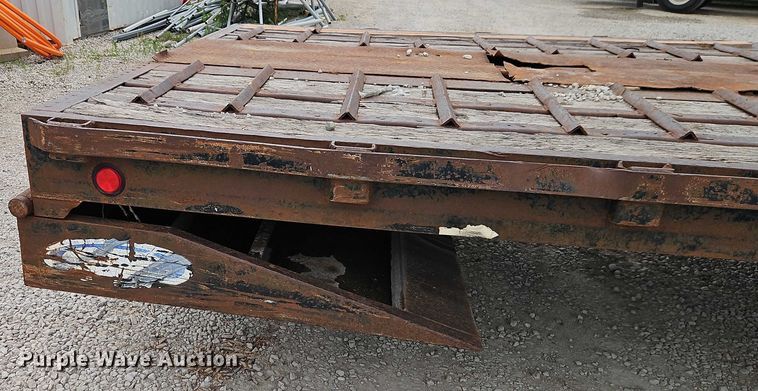 image for item EB8088 1997 Ledwell HT49102HT drop deck hydraulic tail equipment trailer