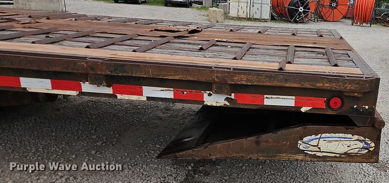 image for item EB8088 1997 Ledwell HT49102HT drop deck hydraulic tail equipment trailer