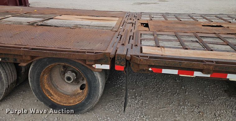 image for item EB8088 1997 Ledwell HT49102HT drop deck hydraulic tail equipment trailer