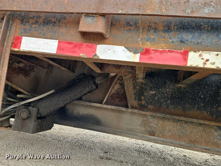 image for item EB8088 1997 Ledwell HT49102HT drop deck hydraulic tail equipment trailer
