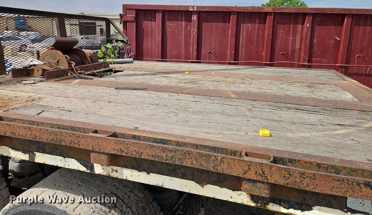 image for item EB8088 1997 Ledwell HT49102HT drop deck hydraulic tail equipment trailer